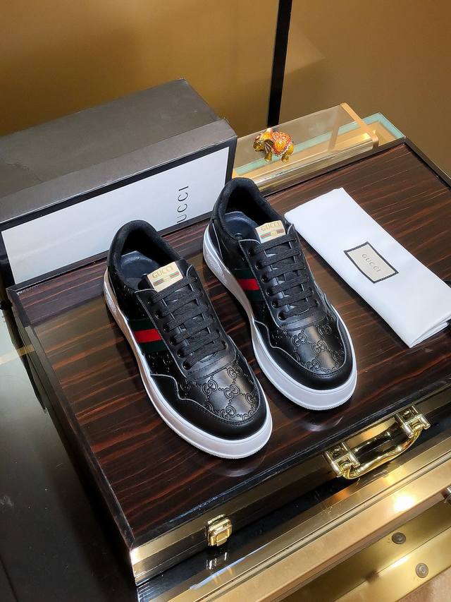 商品名称：Gucci 古驰 正规码数: 38-44 休闲鞋 商品材料：精选 牛皮鞋面，柔软羊皮内里；原厂大底。